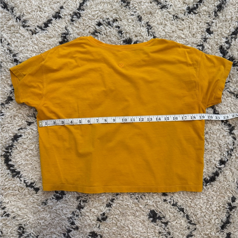 Women Lululemon Cates T-Shirt Size 6